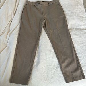 Banana republic chino’s